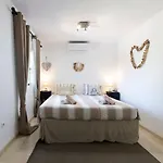 Rosario Villa *